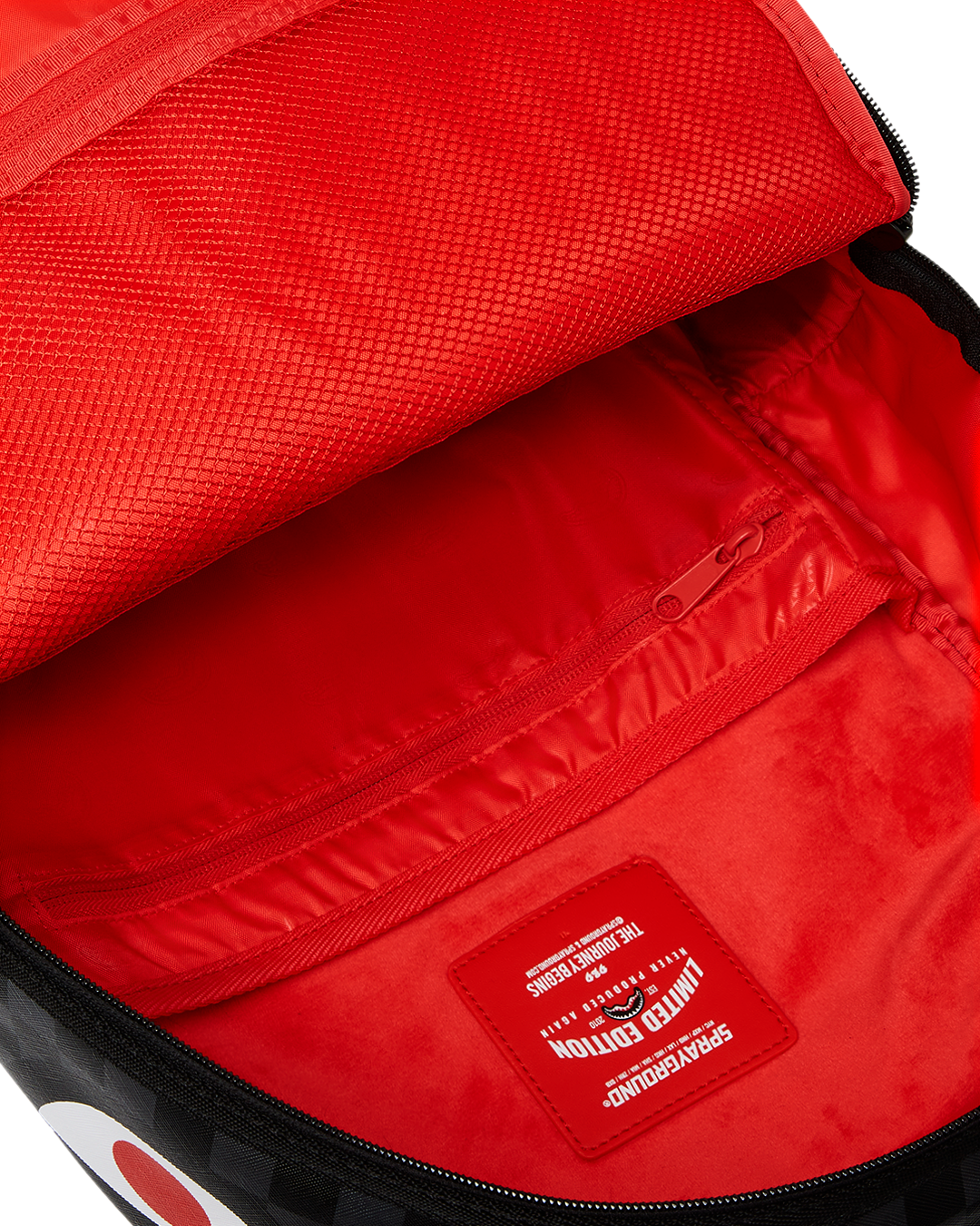 STREETVOLUME SNOOPY SHARK RICH BACKPACK